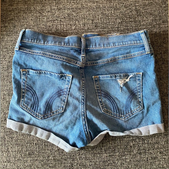 Hollister High-Rise Jean Shorts - Picture 3 of 3